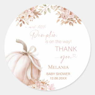 Waterverf pompoen is op weg naar baby shower ronde sticker