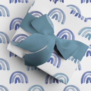 Waterverf regenboogrijen in blauw cadeaupapier