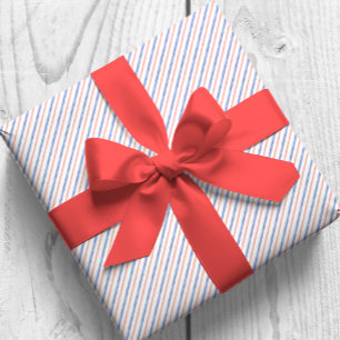 Waterverf rode en blauwe diagonale strepen cadeaupapier