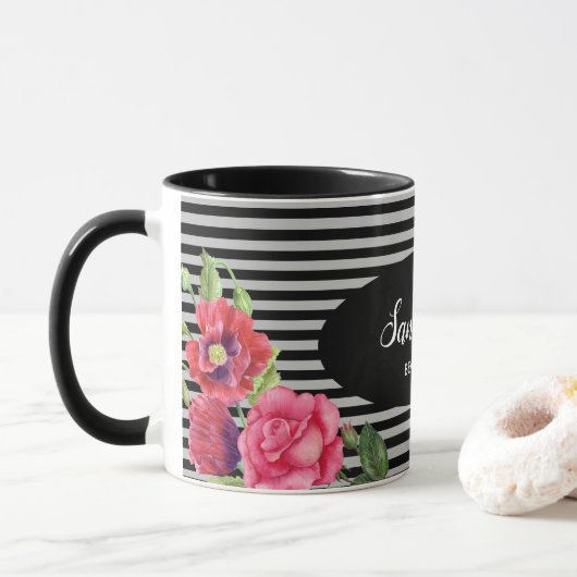 Waterverf rode en roze bloemen zwarte grijze strep mok (Met donut)