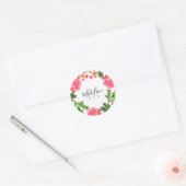 Waterverf roze bloemen cirkel krans monogram ronde sticker (Envelop)