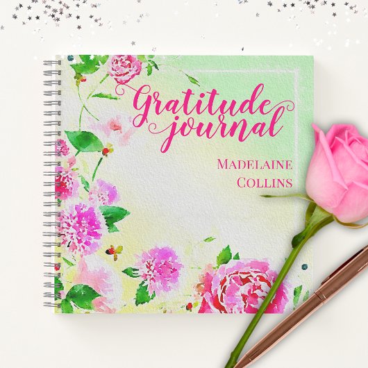 Waterverf roze bloemen op groen dankbaarheidsblad notitieboek