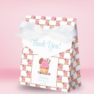 Waterverf roze cupcake met chocolade baby shower bedankdoosjes