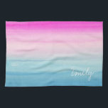 Waterverf Roze en Blauwe Ombre op maat Theedoek<br><div class="desc">Waterverf gradiëntwas van felroze en blauwe kleuren. Voeg jouw naam toe om het te personaliseren.</div>