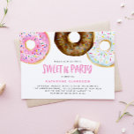 Waterverf Roze en Chocolade Donuts Sweet 16 Kaart<br><div class="desc">Nodig gasten uit voor uw evenement met deze aanpasbare zoete 16 uitnodiging. Het beschikt over waterverf roze,  chocolade en witte chocolade geglazuurde donuts met kleurrijke sprinkles. Personaliseer door uw gegevens toe te voegen. Deze donuts zoete zestien feestuitnodiging is perfect voor elk evenemententhema of seizoen. Andere kleuren zijn beschikbaar.</div>