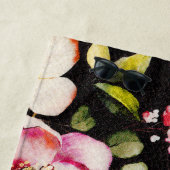 Waterverf Roze Gele Rozen op zwart, Monogram Strandlaken (In situ)