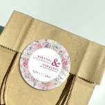 Waterverf Rozen Wedding Ronde Sticker<br><div class="desc">waterverf ontwerp van rozen lijst deze mooie ronde sticker die uw namen in vet lettertype houdt - ideaal voor bruiloft enveloppen,  gunsten,  en nog veel meer.</div>