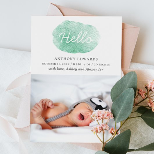 Waterverf schattig groen. Genderneutrale geboorte Aankondiging