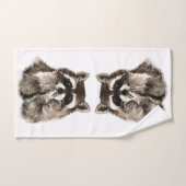 Waterverf Schattigee Wasbeer Blowing Kusses Animal Handdoek (Handdoek)