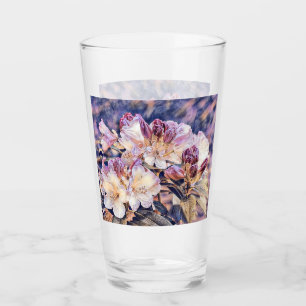 Waterverf schilderij van een paarse azeea blossom glas