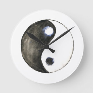waterverf schilderij yin yang symbool art ronde klok