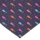 Waterverf Seapaarden op Navy Blue Pattern Tafelkleed (Gekanteld)