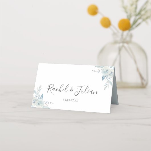 Waterverf stoffige blauwe bloemenbruiloft plaatskaartje (Achterkant)