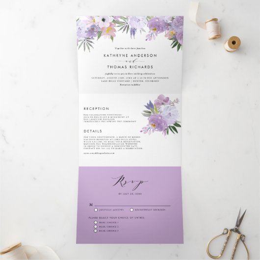 Waterverf Stusty Purple Flowers Botanical Wedding Drieluik Uitnodiging (Binnen)