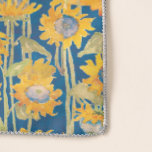 Waterverf van geel zonnebloem sjaal<br><div class="desc">Steek je krijtje in stijl met deze florale chiffon sjaal. Dit ontwerp is voorzien van een tuin met gele zonnebloemen die in waterverf op een levendige blauwe achtergrond zijn geschilderd. Ontworpen door een wereldberoemde kunstenaar ©Tim Coffey.</div>