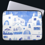 Waterverf van het Griekse eiland Santorini Laptop Sleeve<br><div class="desc">Waterverf blauw en witte tuinschilderij op het Griekse eiland Santorini. Originele kunst van Nic Squirrell.</div>