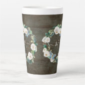 Waterverf van Monogram Rustic Floral Butterfly Latte Mok (Voorkant)