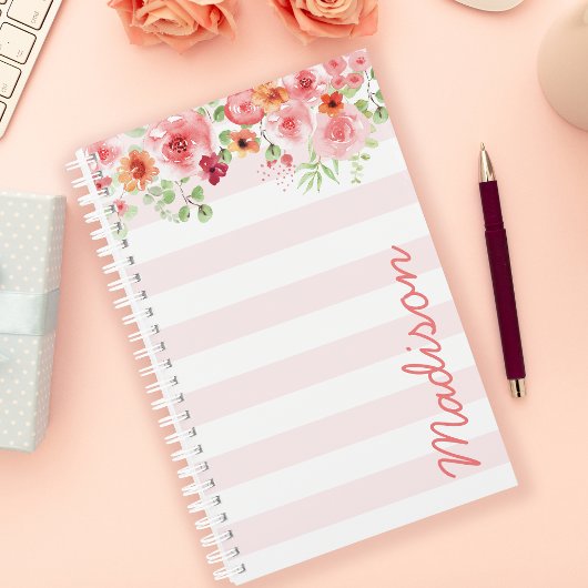 Waterverf van roze pasta Floral Stripe gepersonali Planner
