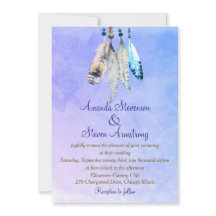 Waterverf veren op een blauwachtige Paarse bruilof