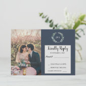 Waterverf verlaat monogram foto bruiloft RSVP Kaart (Staand voorkant)