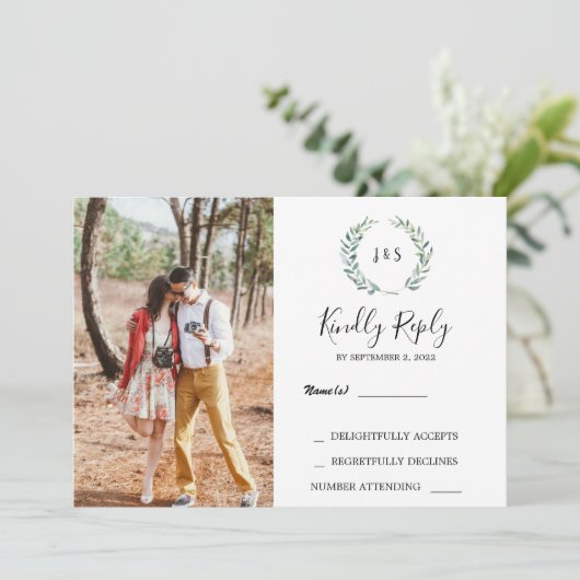 Waterverf verlaat monogram foto Weddenschap RSVP Kaart (Staand voorkant)