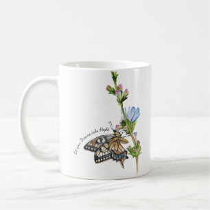 Waterverf vlinder op een cichoreibloem koffiemok