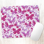 Waterverf vlinder roze muismat<br><div class="desc">Magenta roze en witte waterverf vlinderschilderij. Originele kunst van Nic Squirrell.</div>