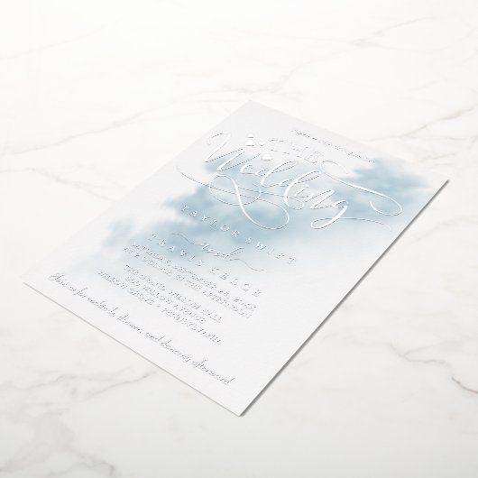 Waterverf was | Blauw- en zilverhuwelijk Folie Uitnodiging (Gedraaid)