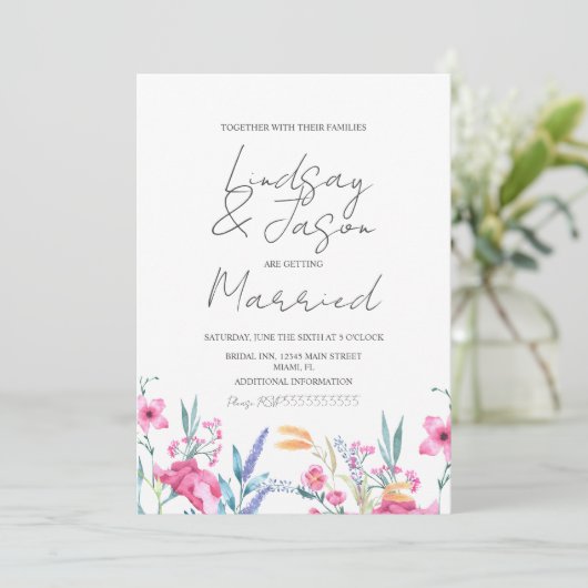 Waterverf Wild Flower Green Script Wedding Kaart (Staand voorkant)