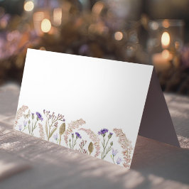 Waterverf wilde bloemen en grassen vallen bruiloft plaatskaartje