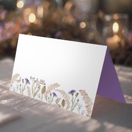 Waterverf wilde bloemen en grassen vallen bruiloft plaatskaartje