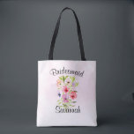 Waterverf Wildflower Bouquet Bridesmaid Wedding Tote Bag<br><div class="desc">Dit mooie tas is perfect als een trouwzwembad voor het bedanken van je bruidsmeisjes. Het bevat een mooie hand geschilderd boeket van wilde bloemen, pansies of violetten op een bleke roze waterverf achtergrond. De titel boven staat: Bridesmaid, en er is ruimte voor haar naam hieronder. Ideaal voor een lente- of...</div>