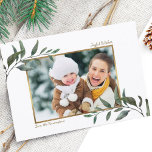 Waterverf Winter Greenery Kerstfeestdag Foto Feestdagenkaart<br><div class="desc">Waterverf Winter Greenery kerstfeestdag fotokaart met elegante takken en een faux gouden folie lijst rond je eigen foto. Gemakkelijk om de tekst aan te passen om van dit een echt gepersonaliseerd ontwerp te maken.</div>