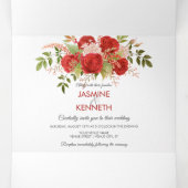 Waterverf Winter Rode Rozen en groen Bruiloft | Drieluik Uitnodiging (Binnenkant midden)