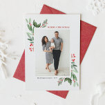 Waterverf Winterberry en Holly Foto Kerst Feestdagenkaart<br><div class="desc">Stuur feestelijke juichen in stijl met onze aanpasbare foto kerst briefkaart met waterverf hulst en winterbes. Dit botanische briefkaart combineert de tijdloze schoonheid van waterverf hulstbladeren met de seizoensgebonden charme van winterbessen. Dit briefkaart voor fotovakanties is ideaal voor gezinnen, vrienden of bedrijven en biedt een persoonlijk tintje met ruimte voor...</div>