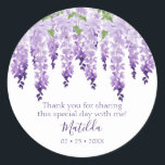 Waterverf Wisteria Hartelijk dank | Bat Mitzvah Ronde Sticker<br><div class="desc">Dit ontwerp bevat elegante waterverf wisteria-bloemen in zacht lavendel en paars met groene bladeren op een witte achtergrond met uw Bat Mitzvah dank u voor uw boodschap en de onderstaande datum. Personaliseer door de tekst in de tekstvakjes uit te geven. Ontworpen voor u door Evco Studio www.zazzle.com/store/evcostudio #mitzvah #batmitzvah #eventplanner...</div>