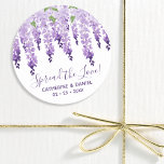 Waterverf Wisteria Wedding Spread The Love Script Ronde Sticker<br><div class="desc">Waterverf Wisteria Wedding Spread The Love Script Favor Stickers zijn uitgerust met elegante waterverf wisteria bloemen in zacht lavendel en paars met groene bladeren op een witte achtergrond met je trouwdankwoord en de onderstaande datum. Aan de andere kant is een zacht lila. Personaliseer door de tekst in de tekstvakjes uit...</div>
