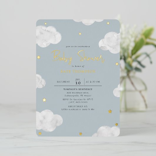 Waterverf Wolken Blauw Grijs Jongen Baby shower Go Folie Uitnodiging (Staand Voorkant)