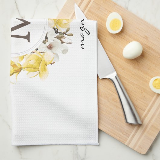 Waterverf Yellow Magnolia Wreatmonogram Theedoek (Quarter Fold)