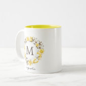 Waterverf Yellow Magnolia Wreatmonogram Tweekleurige Koffiemok (Voorkant links)