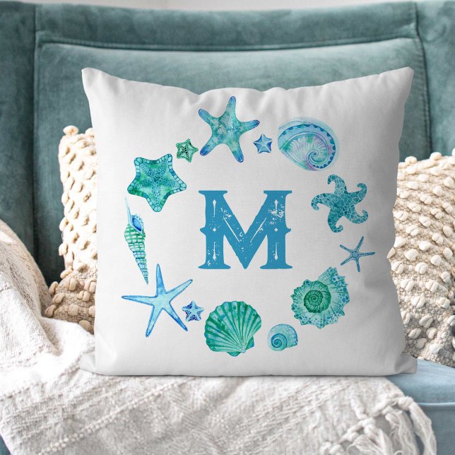 Waterverf Zeeschelpen en Zeesterren Monogrammed Kussen (Watercolor Sea Shells and Starfish Monogrammed Throw Pillow)