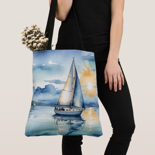 Waterverf zeilboot op een meer bij zonsondergang tote bag (Dichtbij)