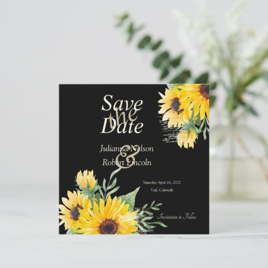 Waterverf zonnebloemen op zwarte bruiloft save the date (Staand voorkant)