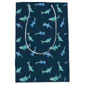 Waterverf zwemmen Shark Silhouettes Patroon Medium Cadeauzakje (Voorkant)