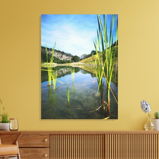 waterview en bergzicht op canvasprint canvas afdruk (Insitu (Woonkamer))