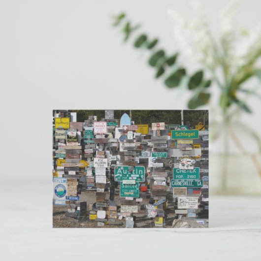 Watson Lake Sign Post Forest Briefkaart (Staand voorkant)