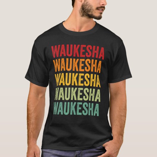 Waukesha County Wisconsin Rainbow Text Design T-shirt (Voorkant)