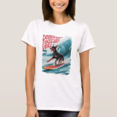 Wave Rider: Doberman Pinscher Hond surfen in stijl T-shirt (Voorkant)