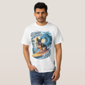Wave Rider: Een Duitse herder surfen T-shirt (Voorkant volledig)