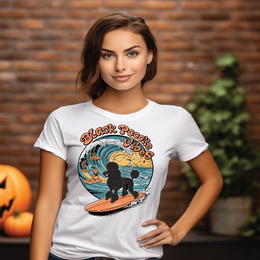Wave-rijden zwart poedel surfen avontuur t-shirt